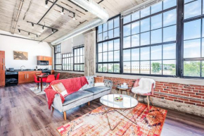 Architect's STUNNING loft by CozySuites